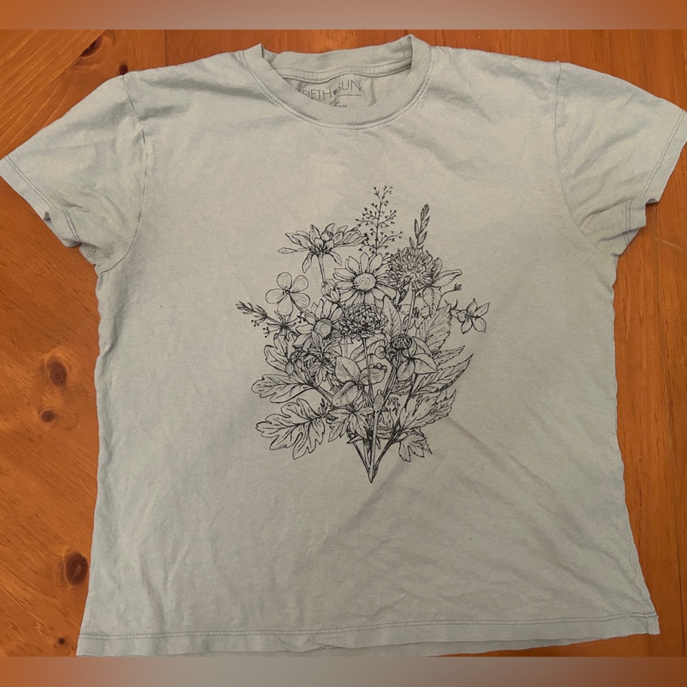 Fifth Sun Light Green floral t-shirt